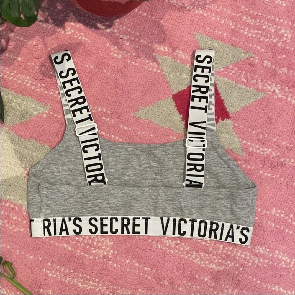 💕BUNDLE💕 2 x Victoria’s Secret Logo Strap Crop- As New, Size S - Picture 4 of 5